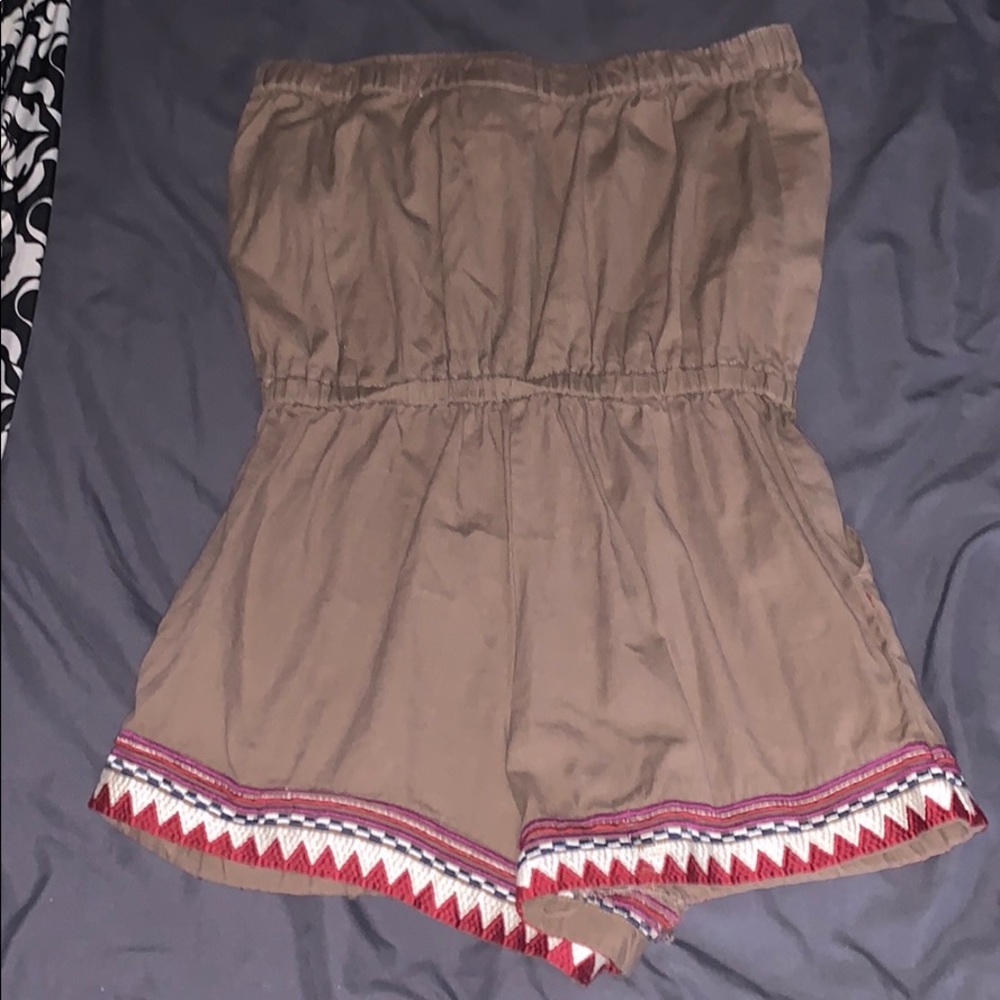Romper - Picture 2 of 3